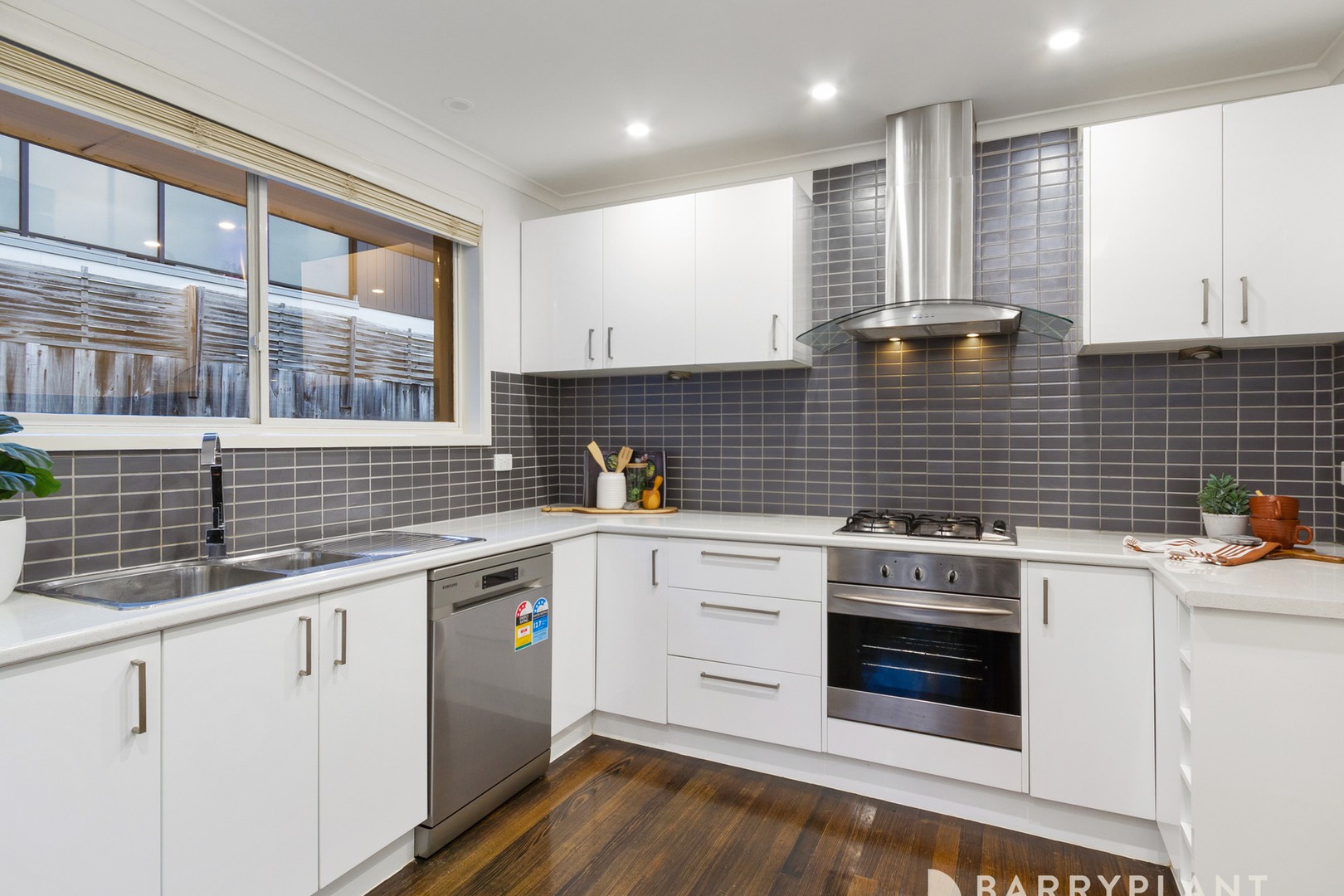 16 Loch Street, Kilsyth, VIC 3137, Kilsyth - Thumbnail 3