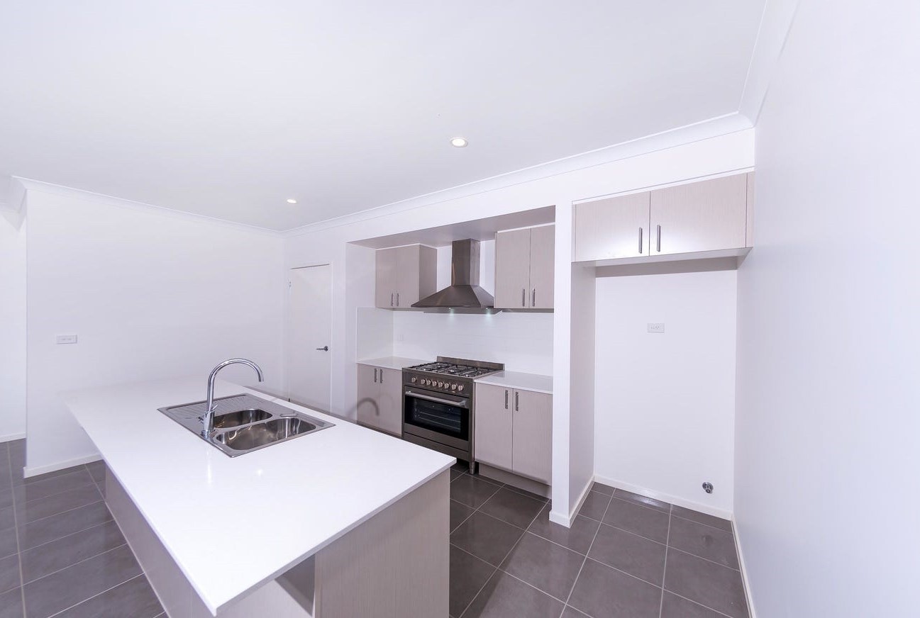 16 Longshanks Street, Thornhill Park, VIC 3335, Thornhill Park - Thumbnail 3