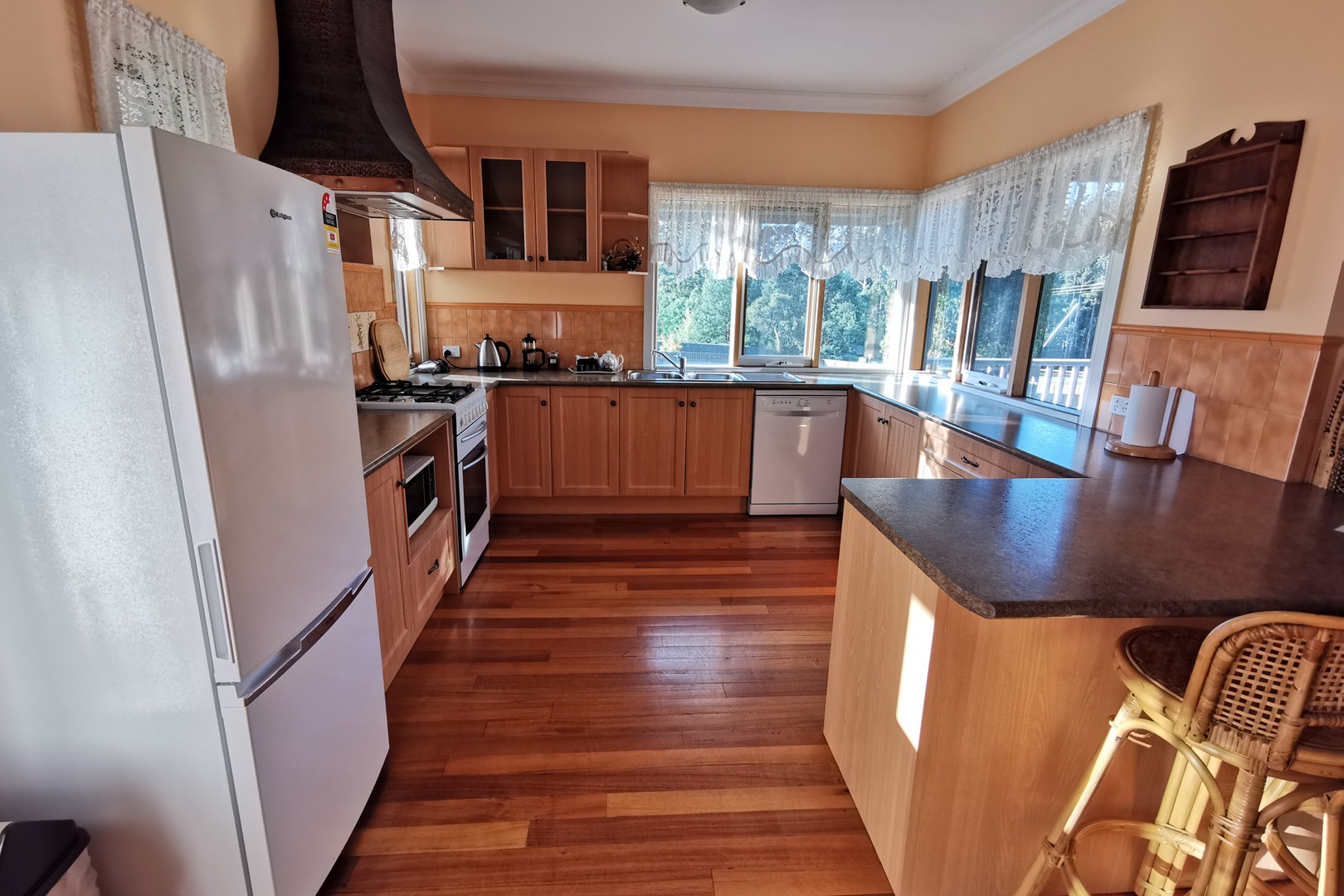 16 Lyell Street, Marysville, VIC 3779, Marysville - Thumbnail 2