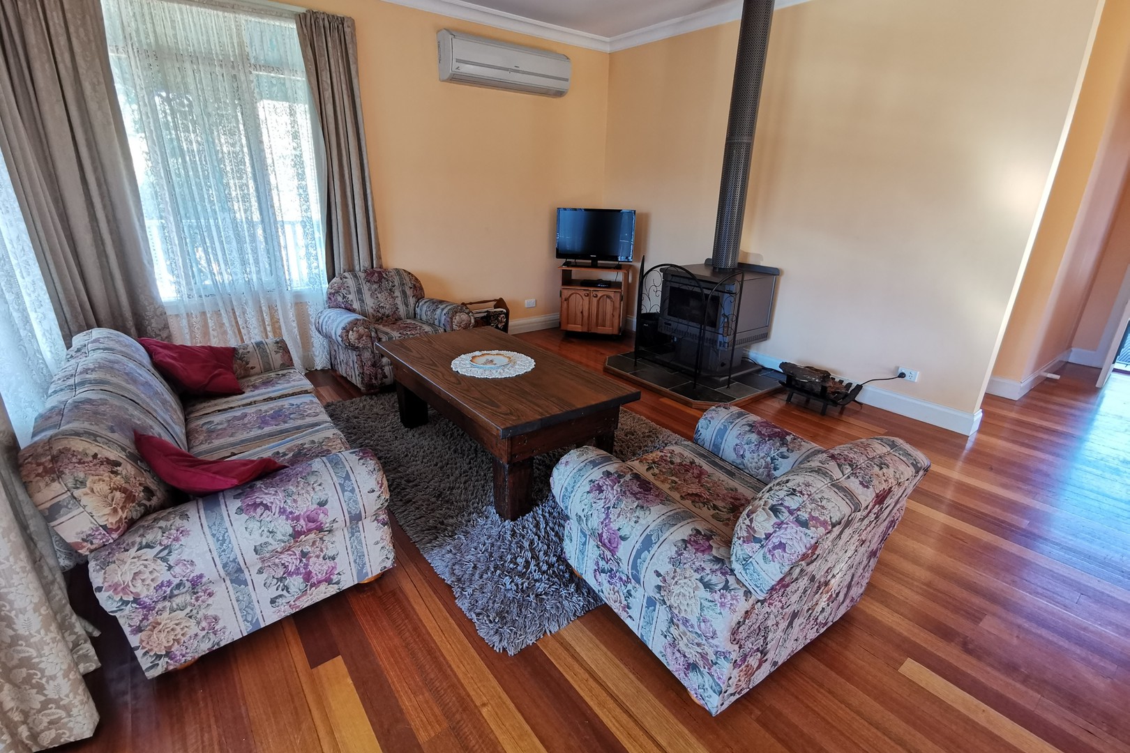 16 Lyell Street, Marysville, VIC 3779, Marysville - Thumbnail 4