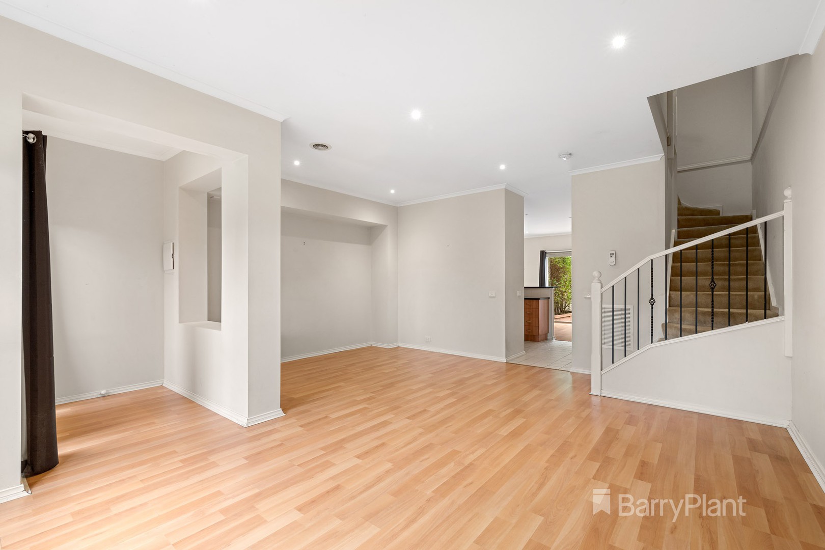16 Malabar Walk, Bundoora, VIC 3083, Bundoora - Thumbnail 2