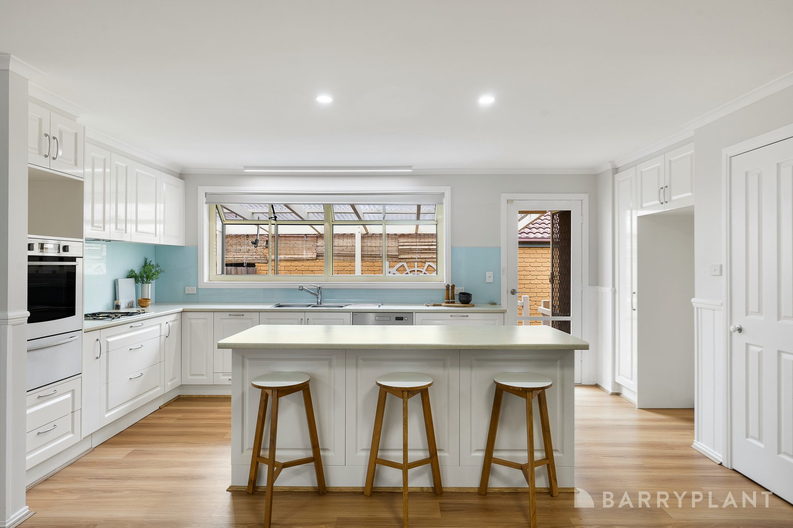 16 Manifold Court, Croydon South, VIC 3136 - Thumbnail 2 - 19/02/2026
