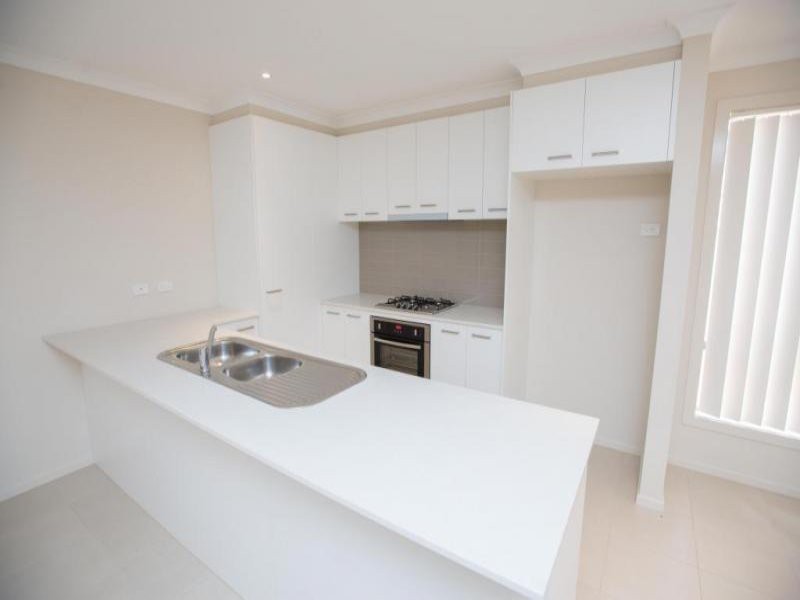 16 Mantua Drive, Greenvale, VIC 3059, Greenvale - Thumbnail 2