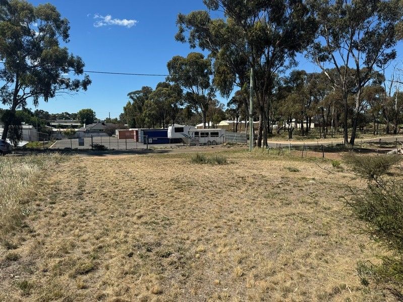 16 Mcpherson Avenue, Maryborough, VIC 3465 - Thumbnail 2 - 27/03/2025