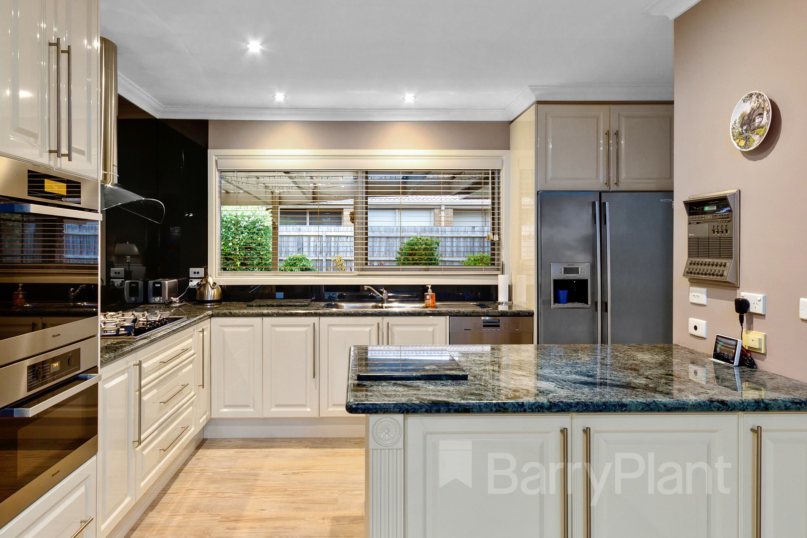16 Mead CourtWantirna South, VIC 3152, Wantirna South - Thumbnail 3