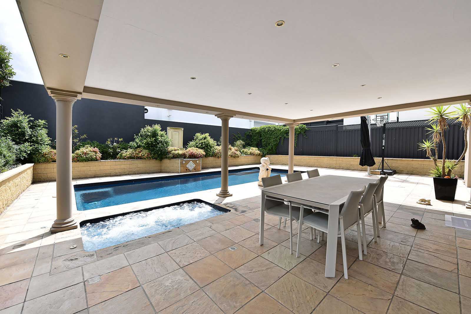 16 Merchiston Grove, Strathmore, VIC 3041 - Thumbnail 1 - 30/01/2026