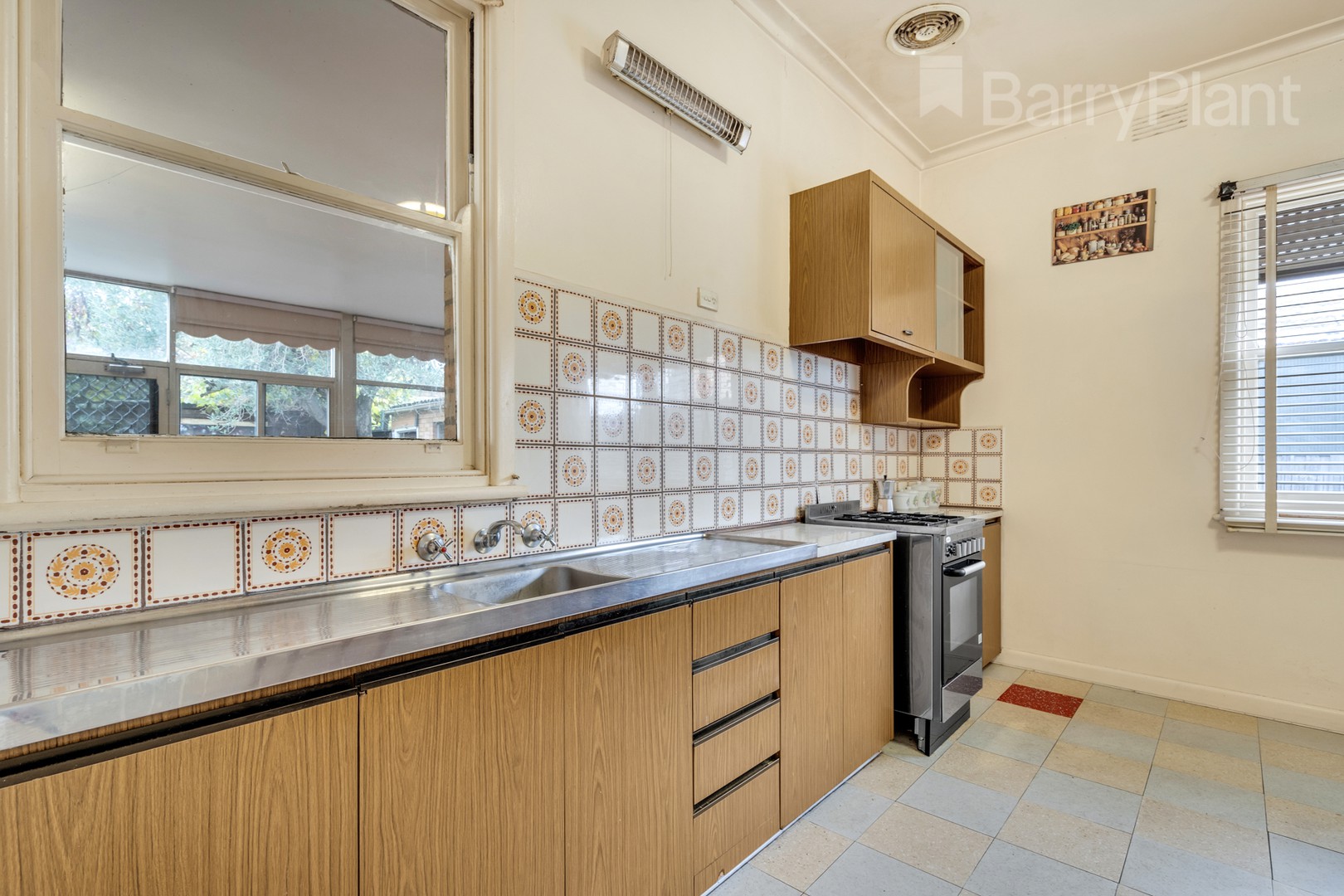 16 Merrilands Road, Reservoir, VIC 3073, Reservoir - Thumbnail 3