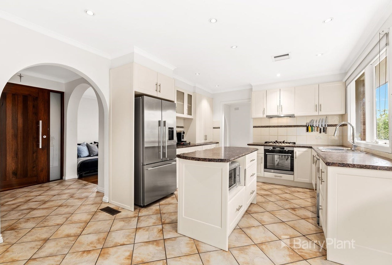 16 Meyrick Crescent, Viewbank, VIC 3084, Viewbank - Thumbnail 3