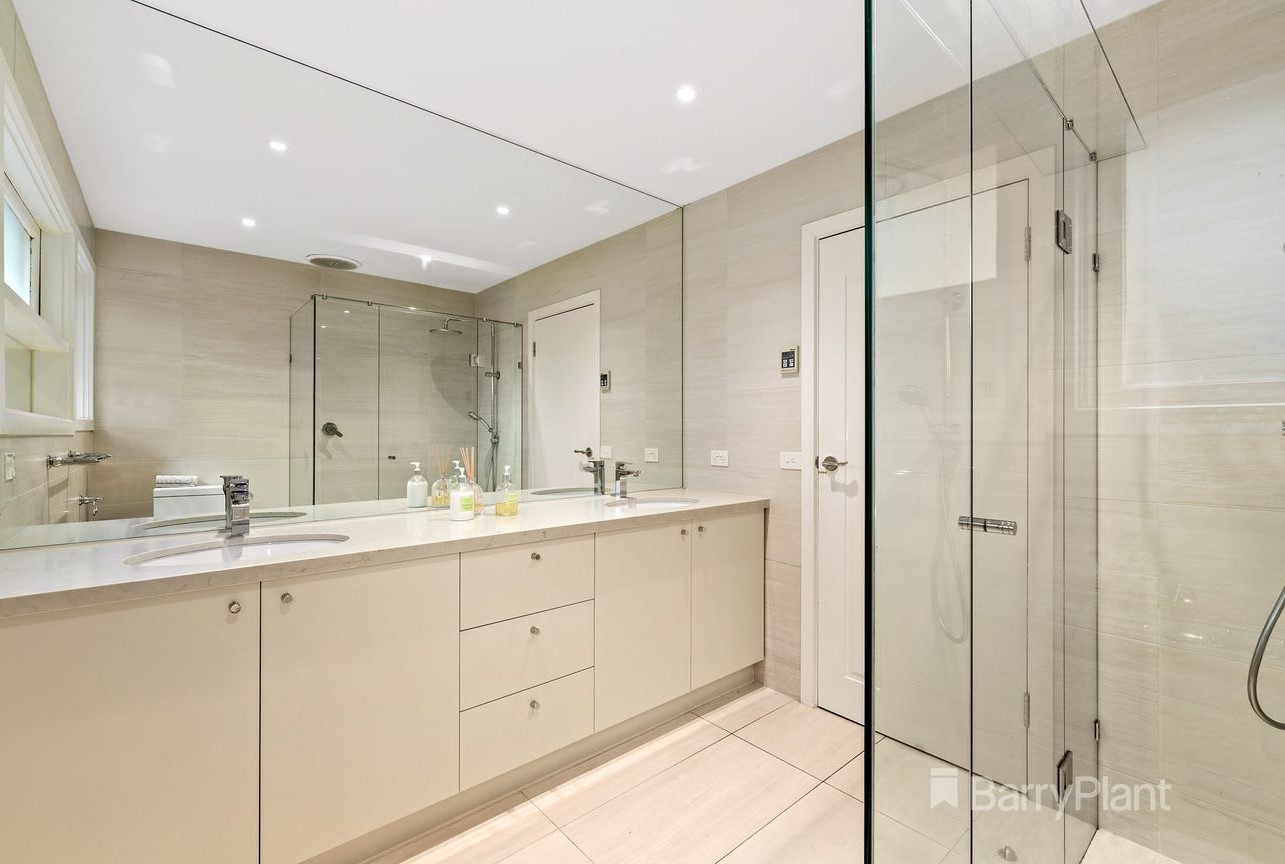 16 Meyrick Crescent, Viewbank, VIC 3084, Viewbank - Thumbnail 6