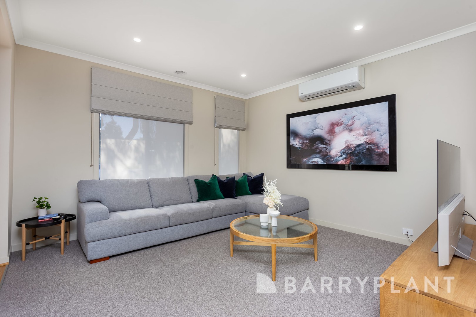 16 Middleton Drive, Point Cook, VIC 3030, Point Cook - Thumbnail 2