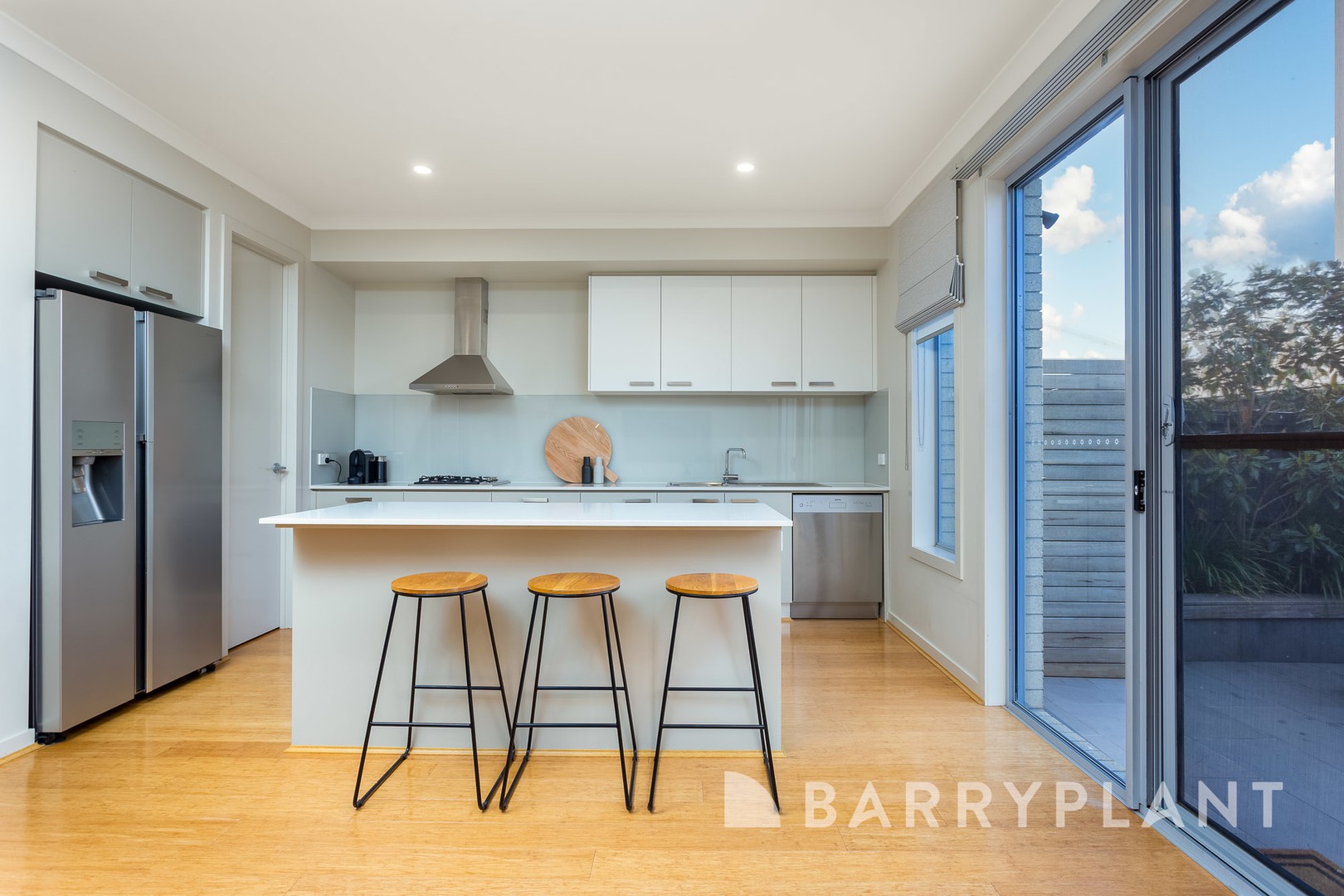 16 Middleton Drive, Point Cook, VIC 3030, Point Cook - Thumbnail 3