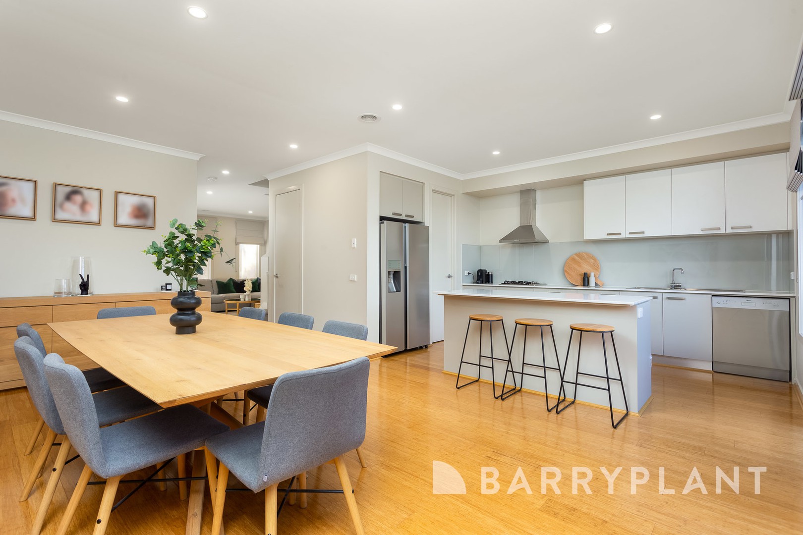 16 Middleton Drive, Point Cook, VIC 3030, Point Cook - Thumbnail 4