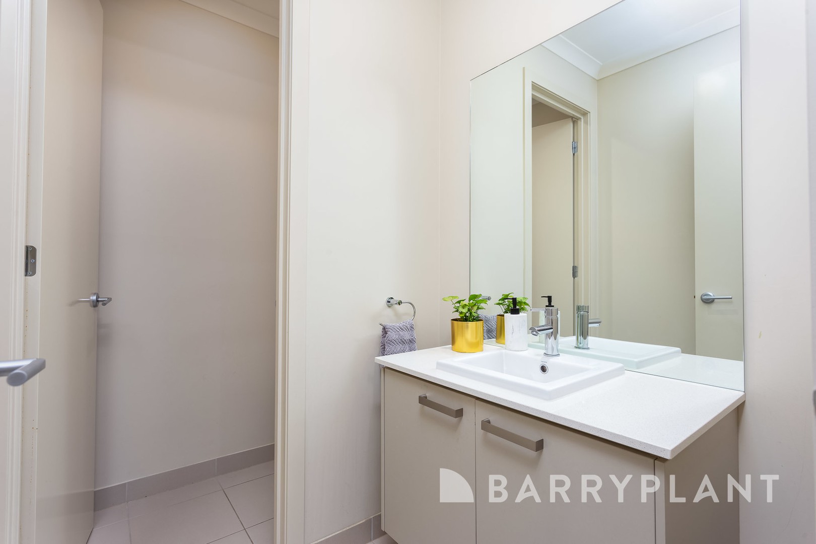 16 Middleton Drive, Point Cook, VIC 3030, Point Cook - Thumbnail 7