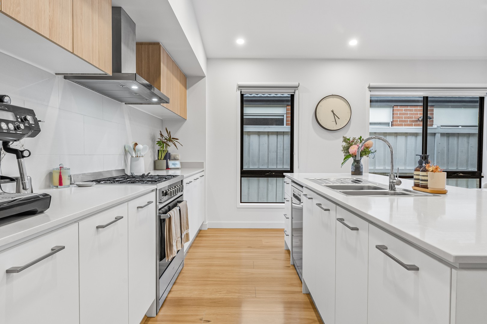 16 Milne Street, Sunbury, VIC 3429, Sunbury - Thumbnail 3