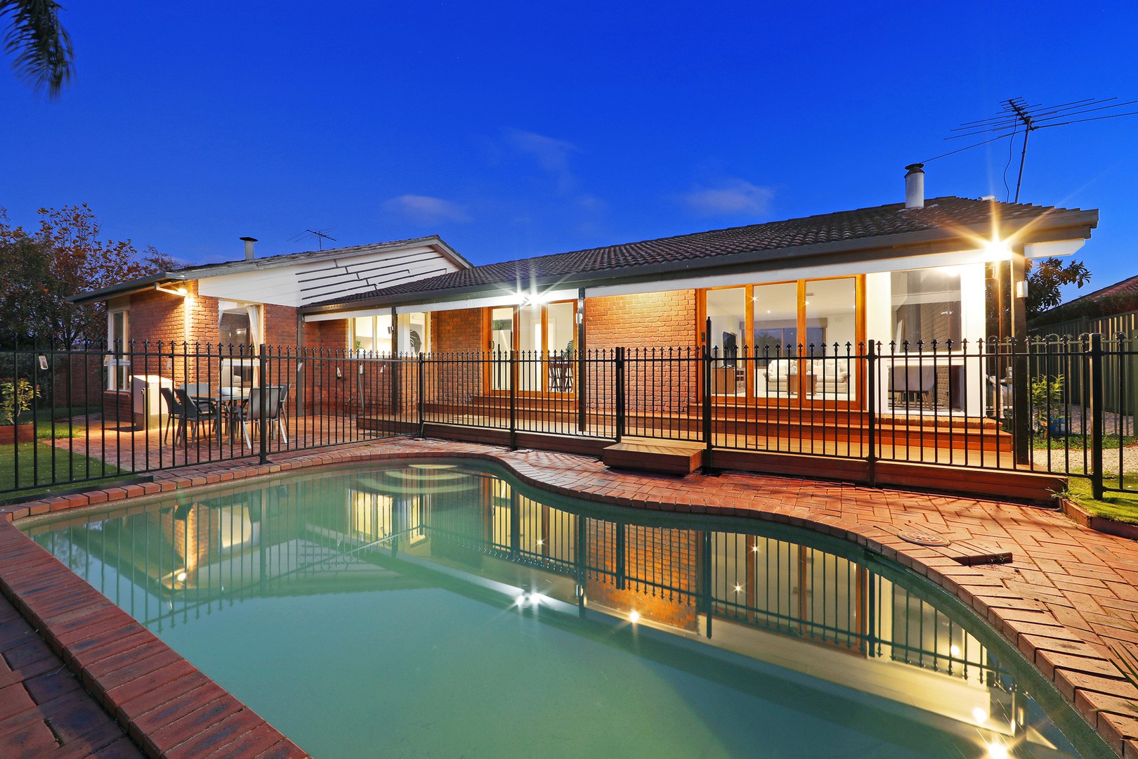 16 Mississippi Close, Rowville, VIC 3178, Rowville - Thumbnail 2