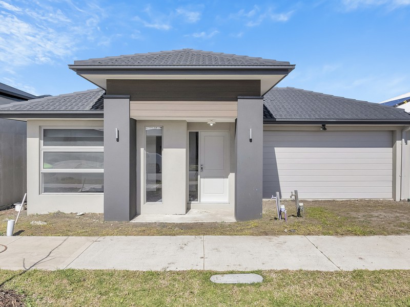 16 Molesworth Crescent, Donnybrook, VIC 3064 - Image - 08/09/2025