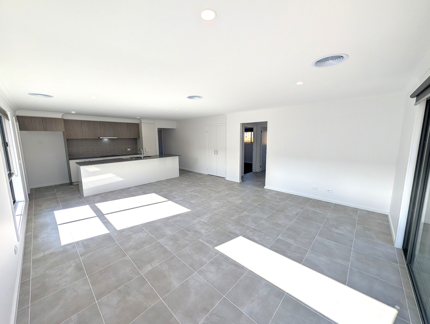 16 Montenegro Crescent, Mount Duneed, VIC 3217 - Thumbnail 2 - 22/04/2026