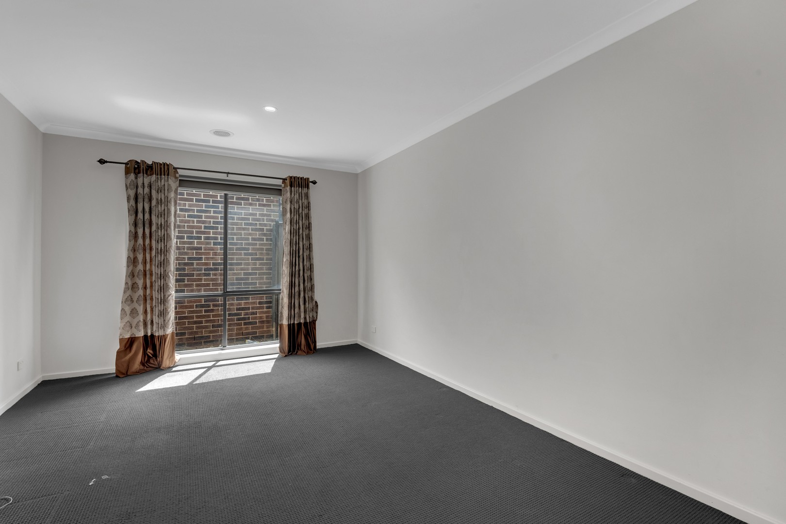 16 Moor Park Drive, Craigieburn, VIC 3064, Craigieburn - Thumbnail 5