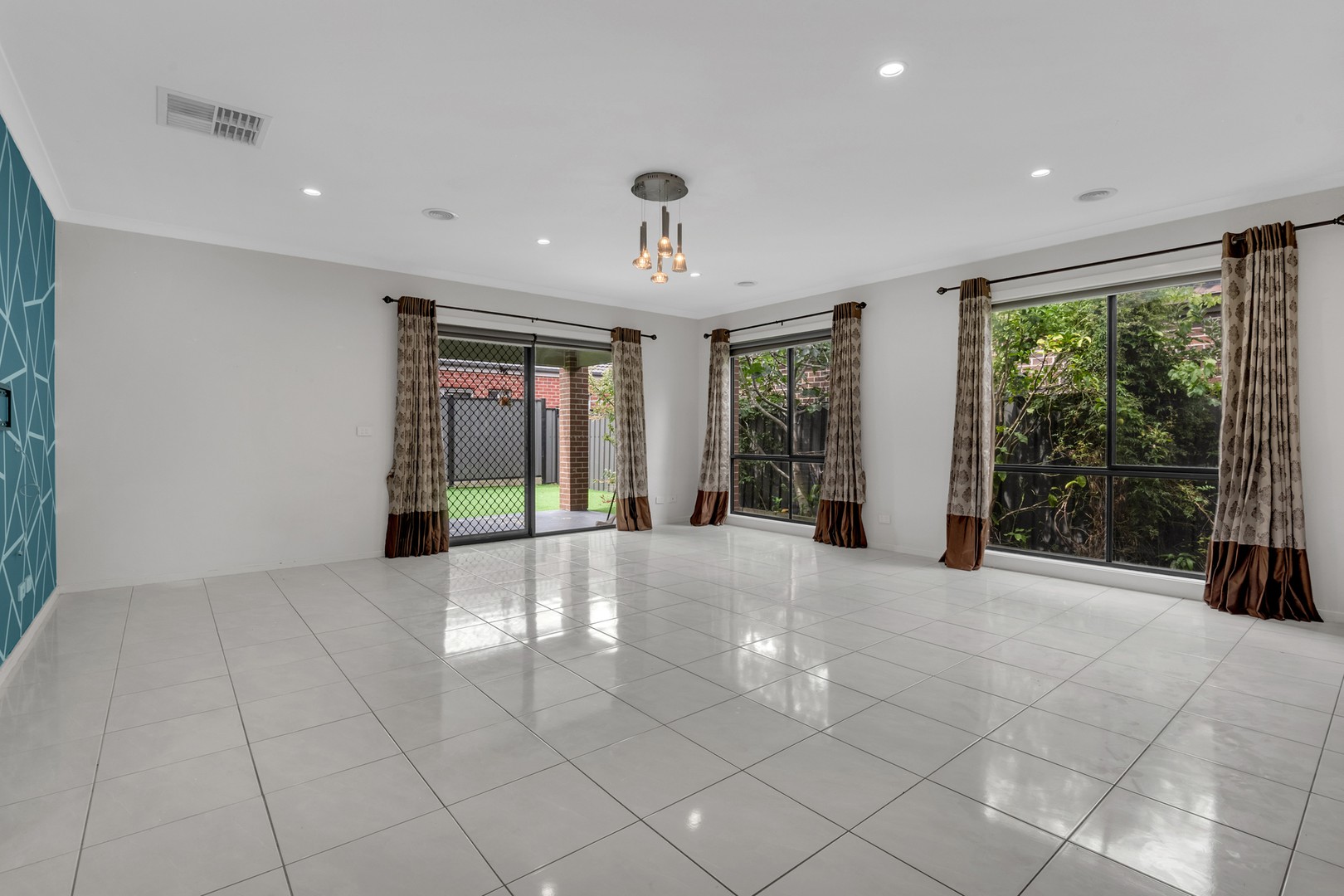 16 Moor Park Drive, Craigieburn, VIC 3064, Craigieburn - Thumbnail 6