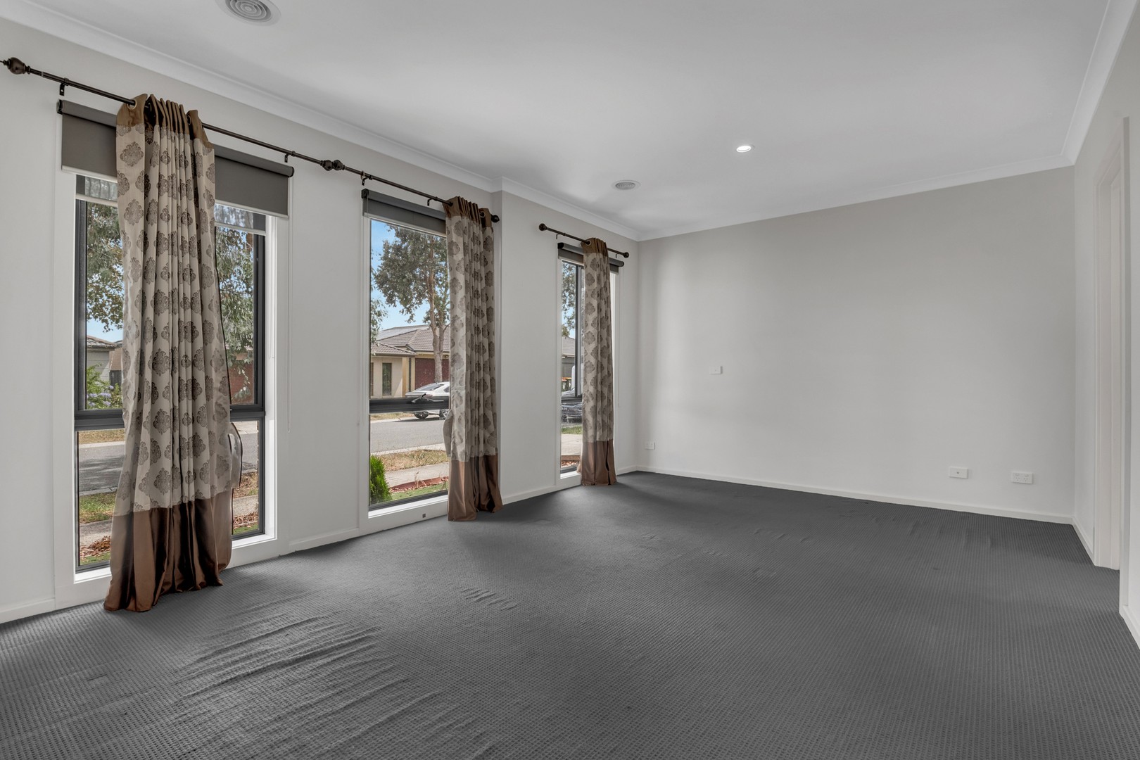16 Moor Park Drive, Craigieburn, VIC 3064, Craigieburn - Thumbnail 7