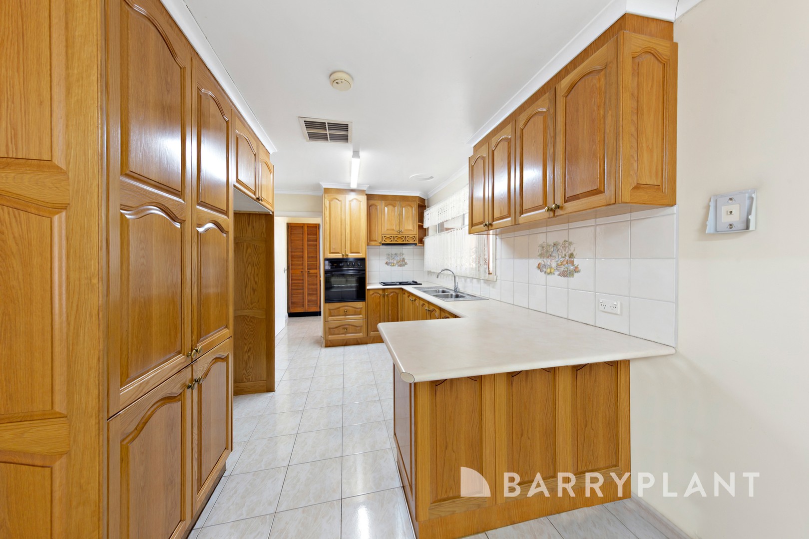 16 Mulhall Drive, St Albans, VIC 3021, St Albans - Thumbnail 4