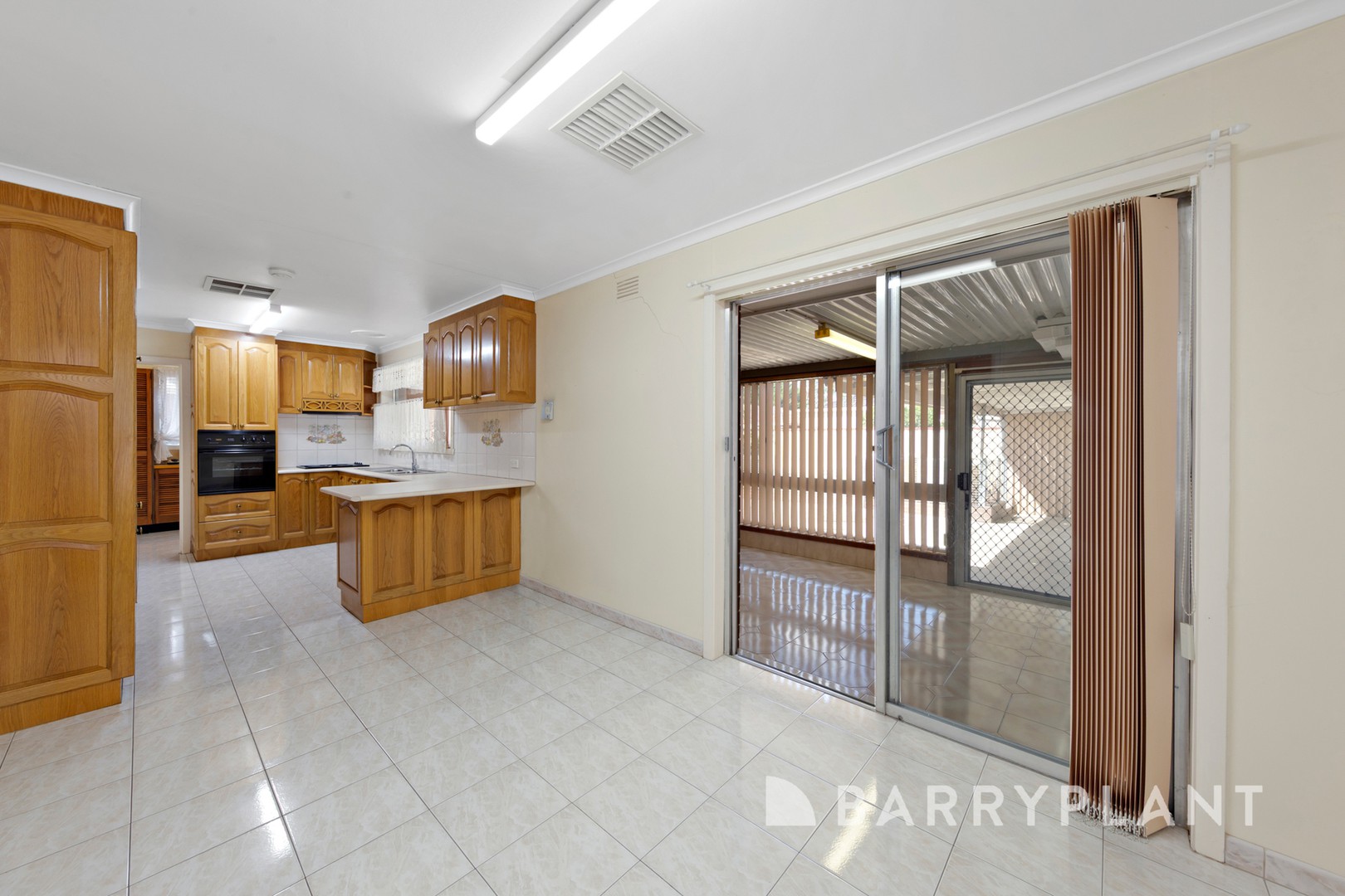 16 Mulhall Drive, St Albans, VIC 3021, St Albans - Thumbnail 6