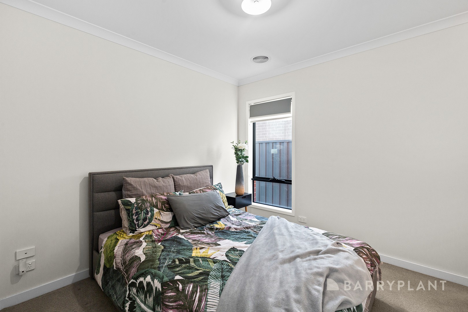 16 Noah Road, Clyde North, VIC 3978, Clyde North - Thumbnail 6