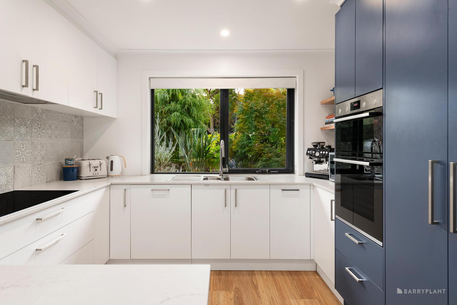 16 Nundah Drive, Eltham, VIC 3095, Eltham - Thumbnail 3