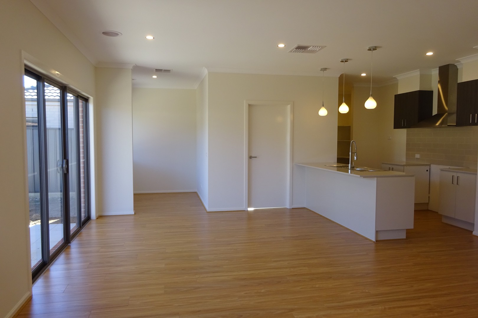 16 Ortakoy Street, Craigieburn, VIC 3064, Craigieburn - Thumbnail 4