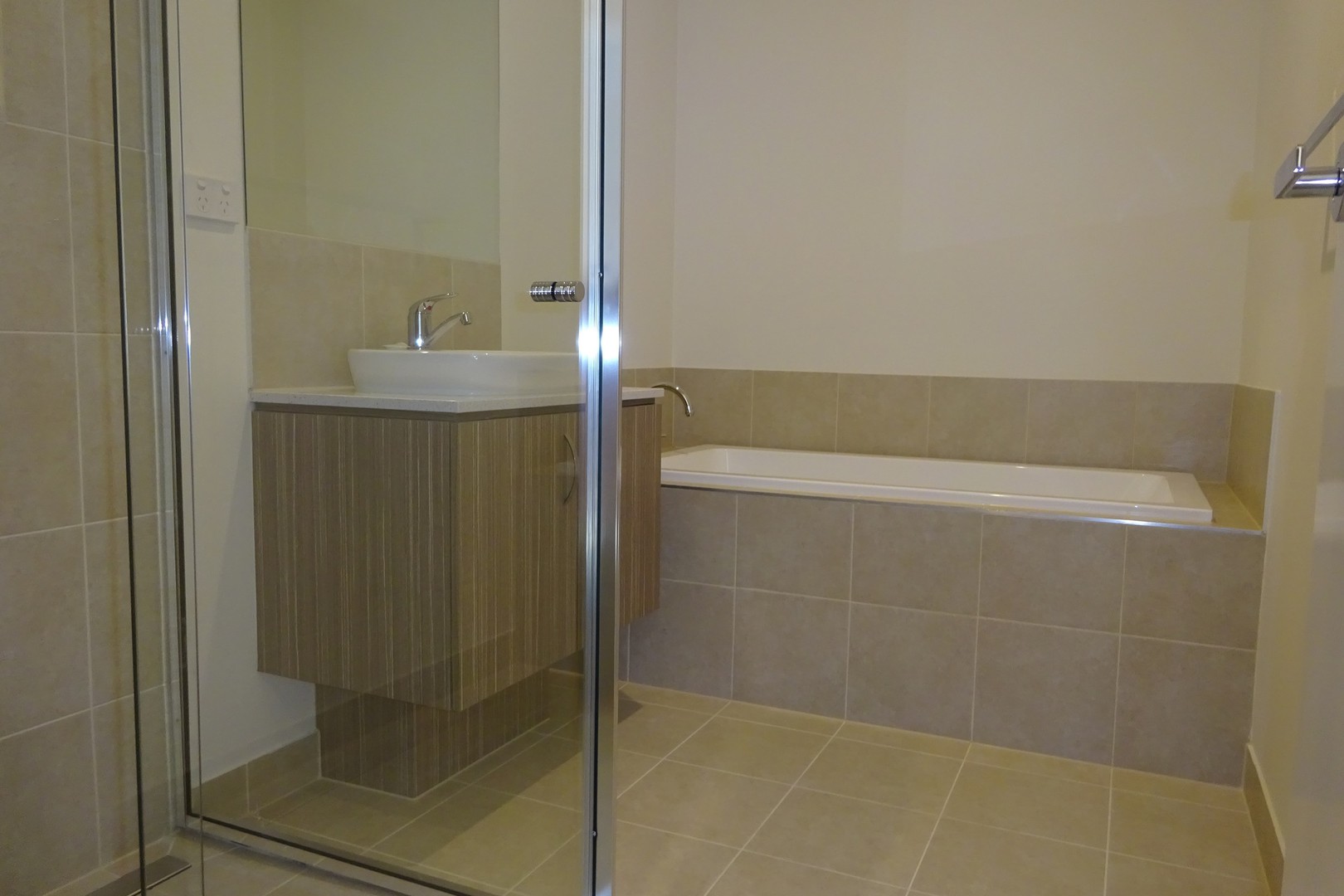 16 Ortakoy Street, Craigieburn, VIC 3064, Craigieburn - Thumbnail 7