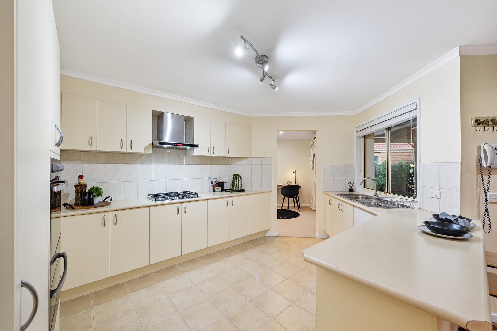 4 Glenview Place, TAMWORTH NSW 2340, Tamworth - Thumbnail 4