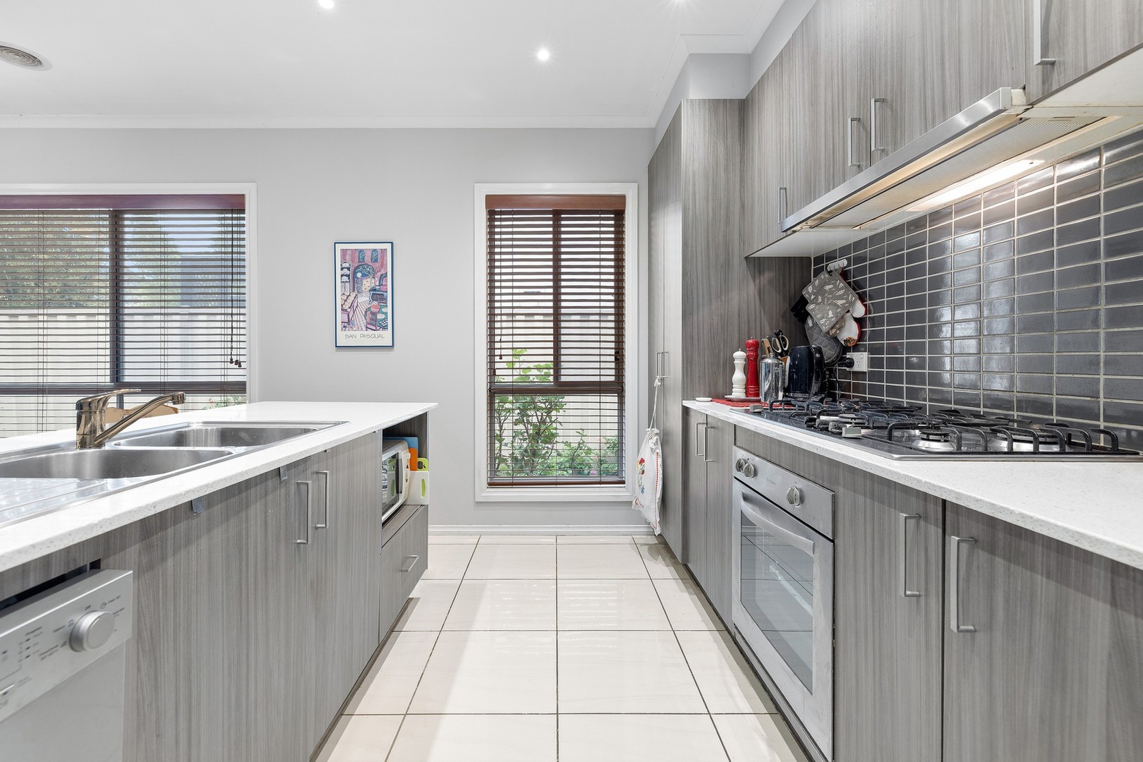 16 Palmer Avenue, Point Cook, VIC 3030, Point Cook - Thumbnail 7
