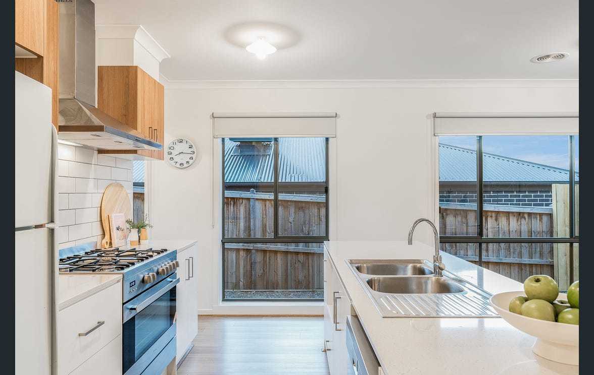 16 Parer Way, Wandana Heights, VIC 3216, Wandana Heights - Thumbnail 4
