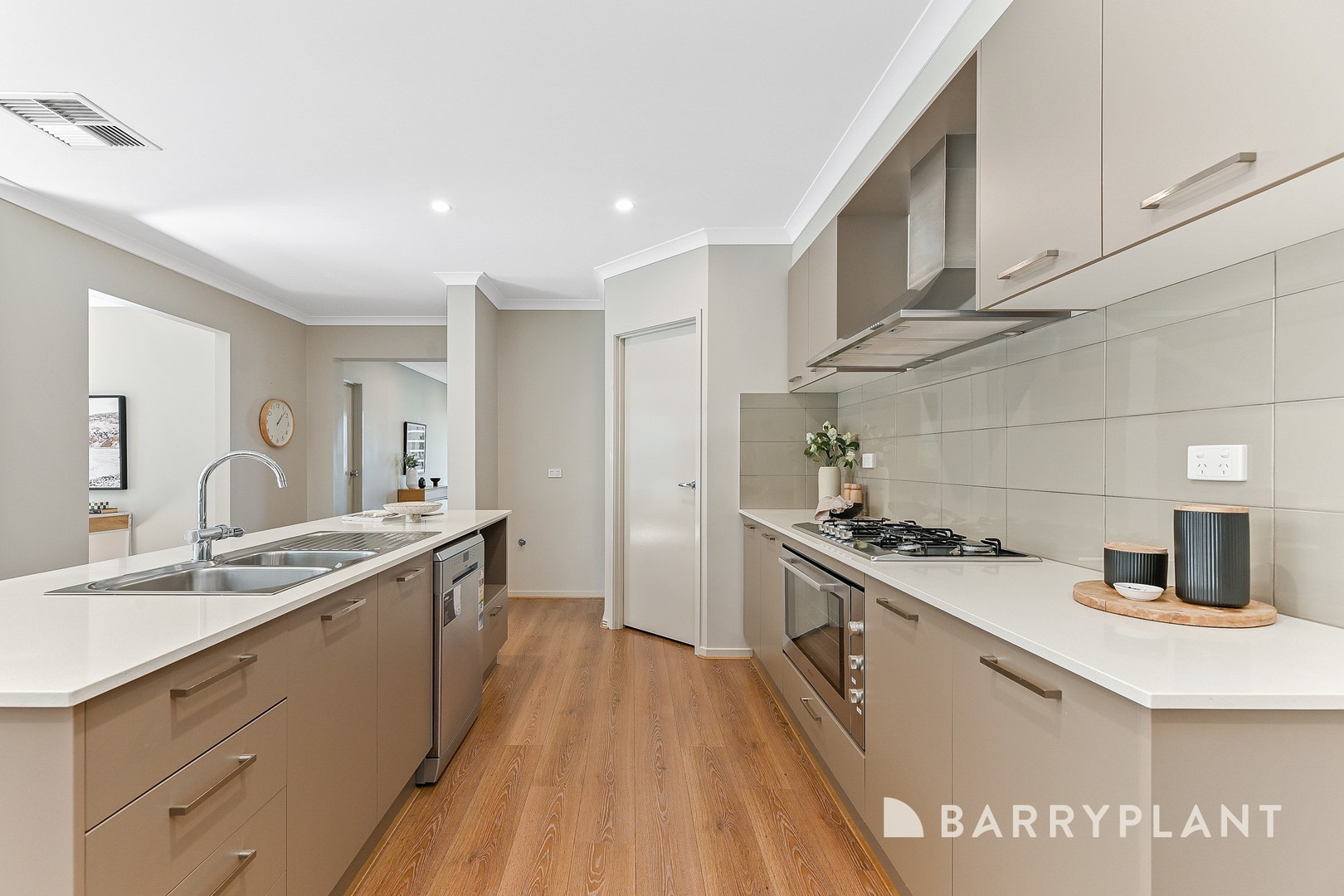 16 Pasture Circuit, Clyde North, VIC 3978, Clyde North - Thumbnail 7