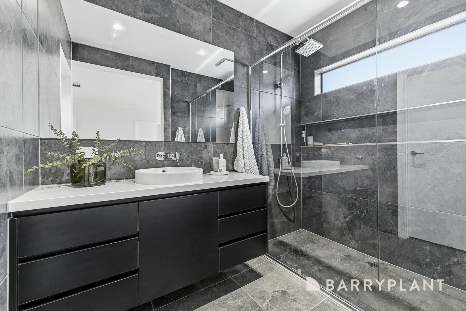 16 Pecan Grove, Clyde North, VIC 3978, Clyde North - Thumbnail 3