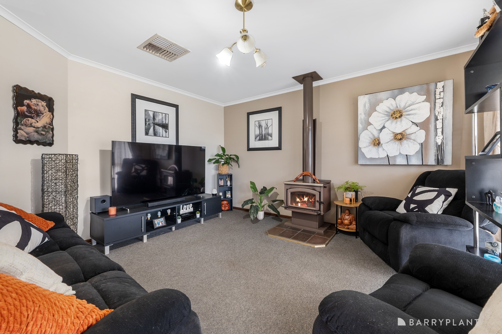 16 Pennyroyal Crescent, Kurunjang, VIC 3337 - Thumbnail 2 - 15/06/2026