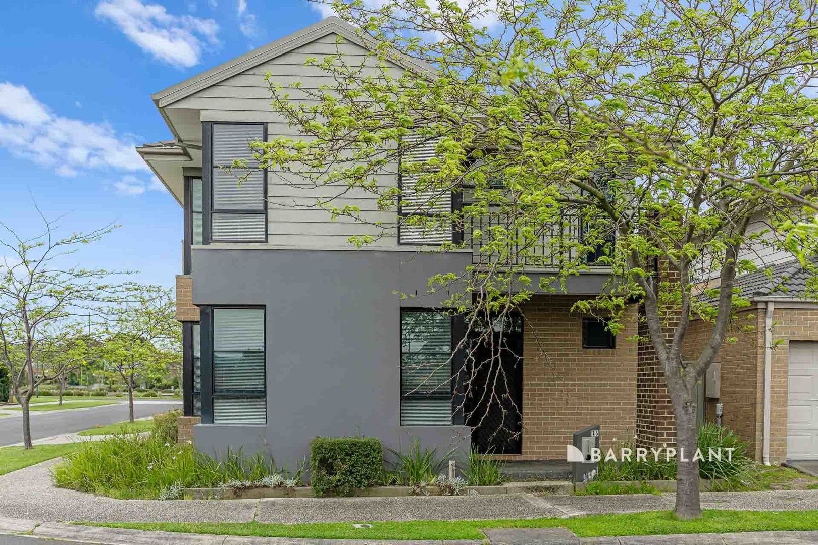 16 Petrel Circuit, Pakenham, VIC 3810, Pakenham - Thumbnail 2
