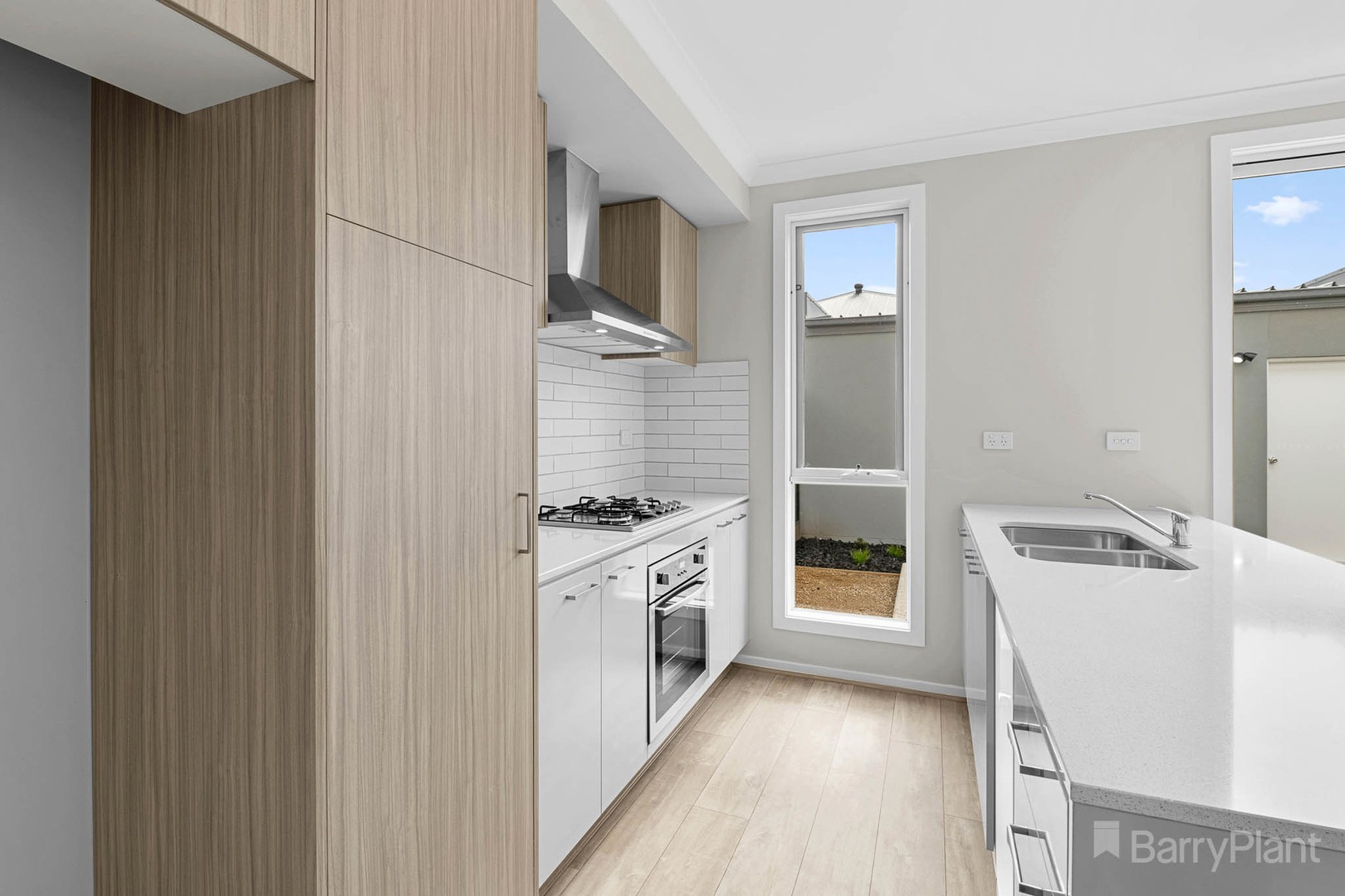 16 Pewter Walk, Clyde North, VIC 3978, Clyde North - Thumbnail 4