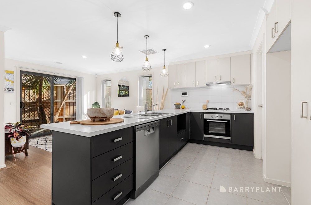 16 Pimpinella Pass, Mernda, VIC 3754 - Thumbnail 2 - 21/05/2025