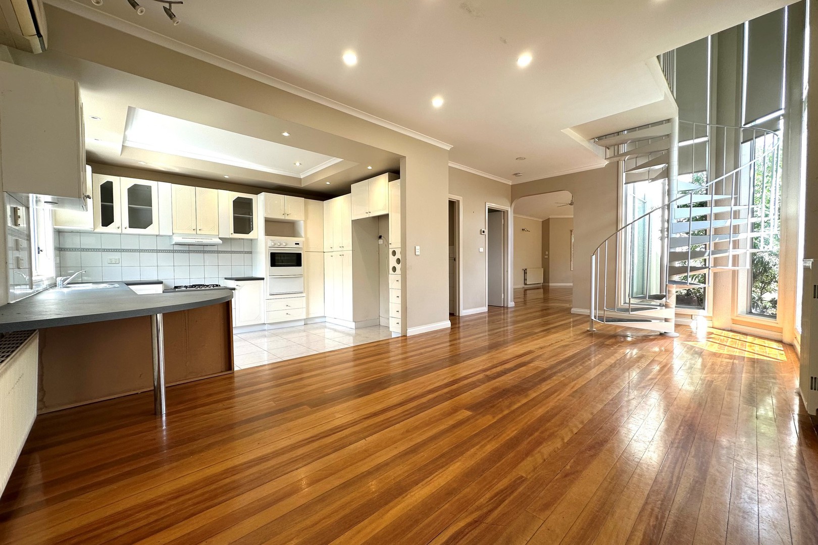 16 Queens Parade, Hillside, VIC 3037, Hillside - Thumbnail 4