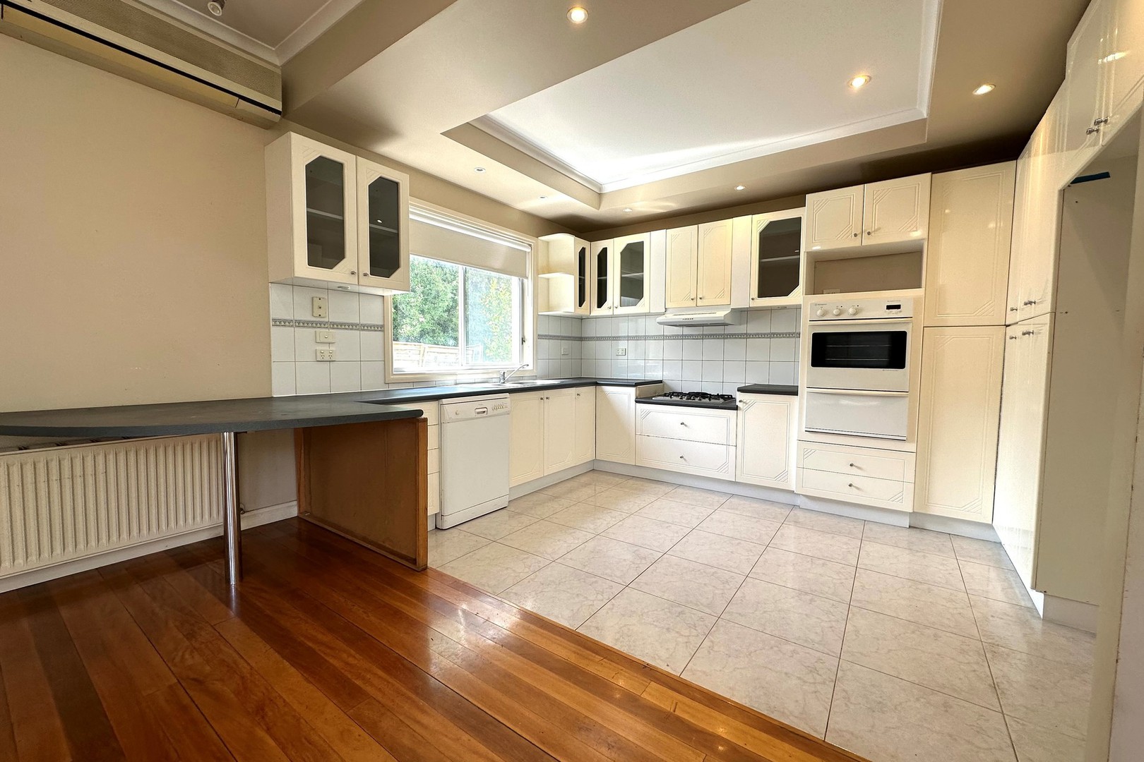 16 Queens Parade, Hillside, VIC 3037, Hillside - Thumbnail 5