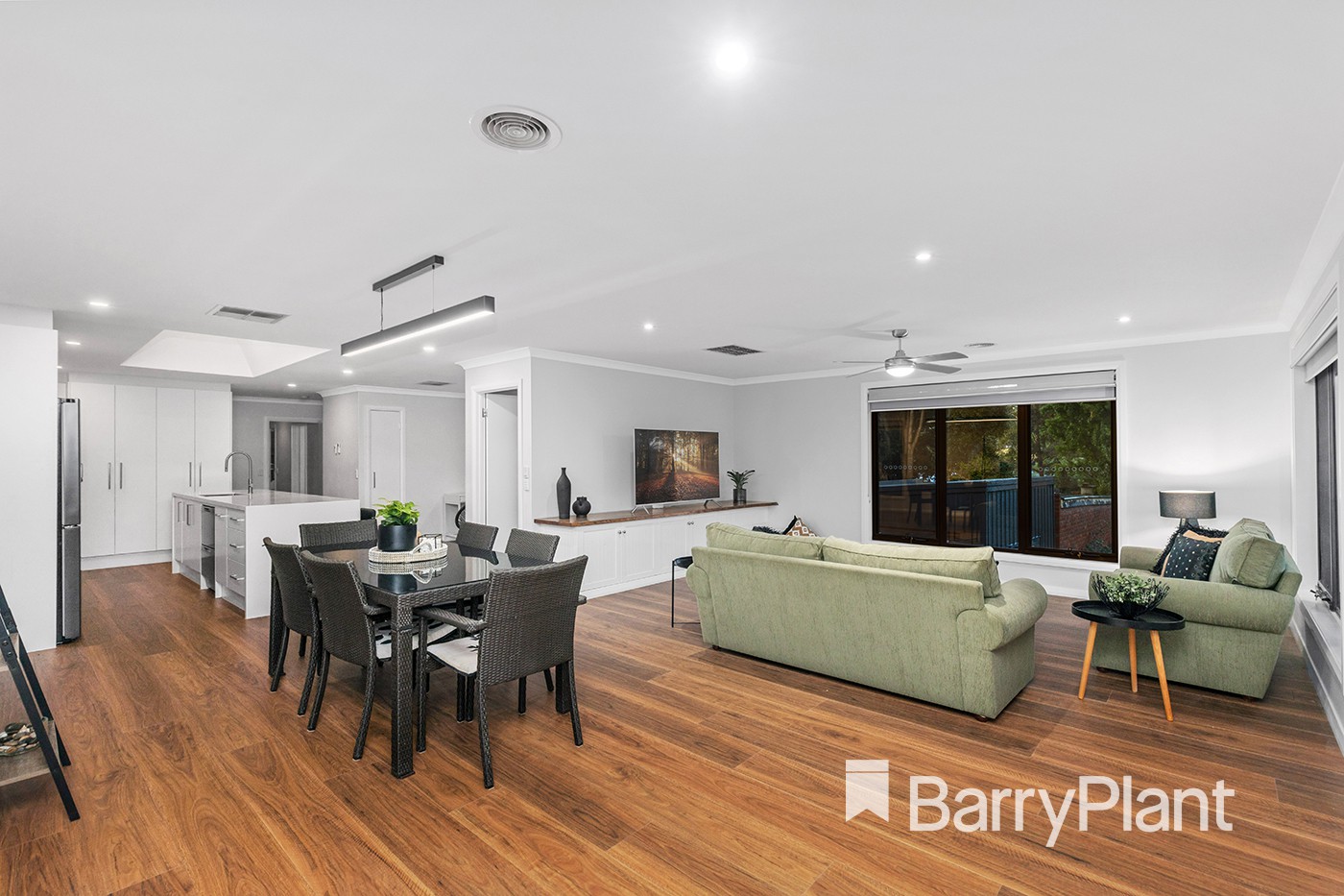 16 Railway Road, Seville, VIC 3139, Seville - Thumbnail 3