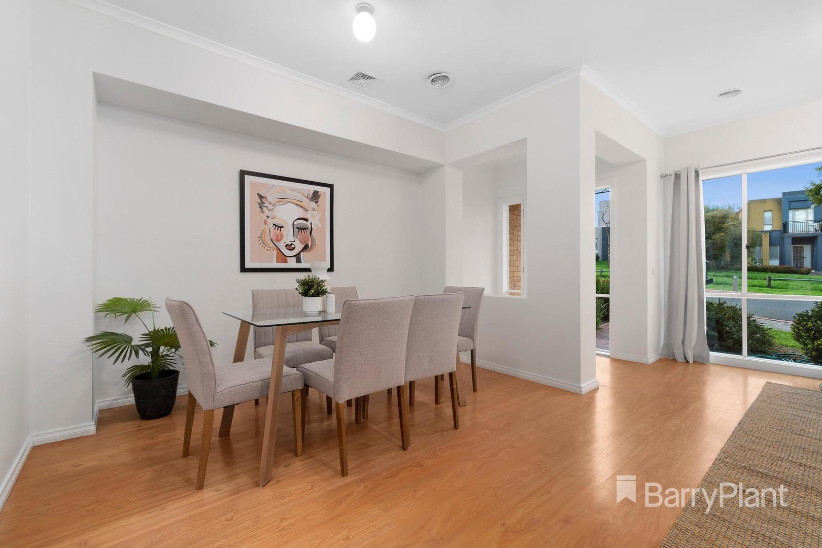 16 Redbark Hill Circuit, South Morang, VIC 3752, South Morang - Thumbnail 4