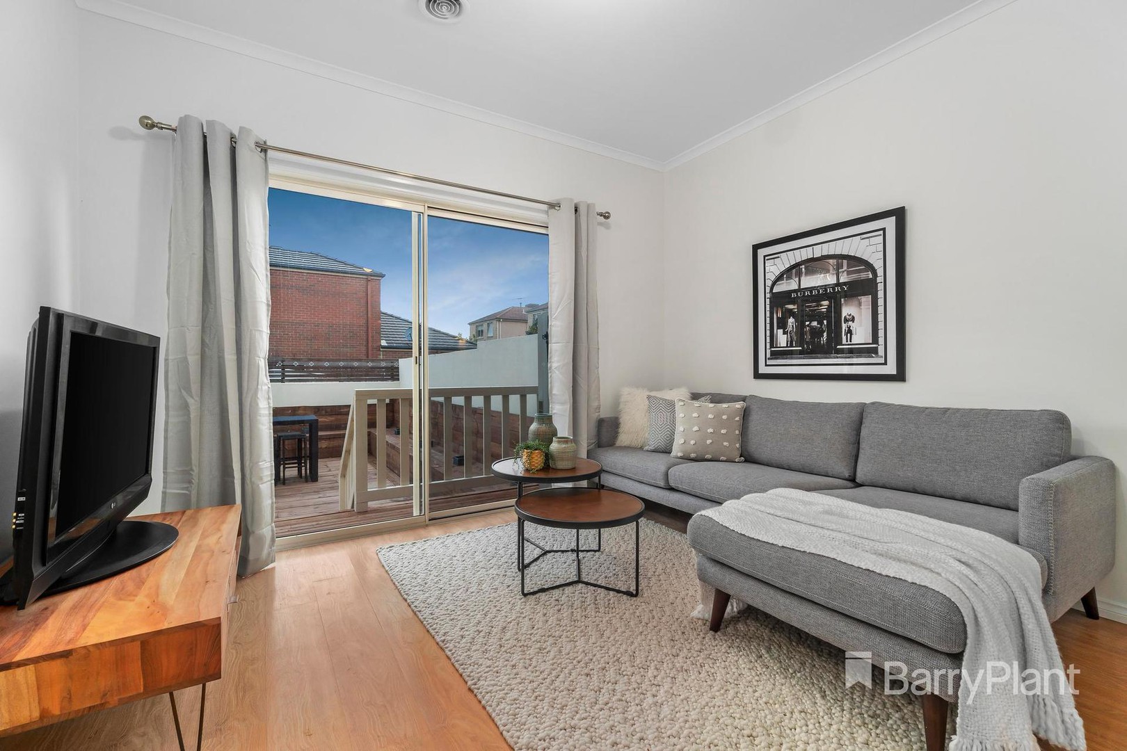 16 Redbark Hill Circuit, South Morang, VIC 3752, South Morang - Thumbnail 6