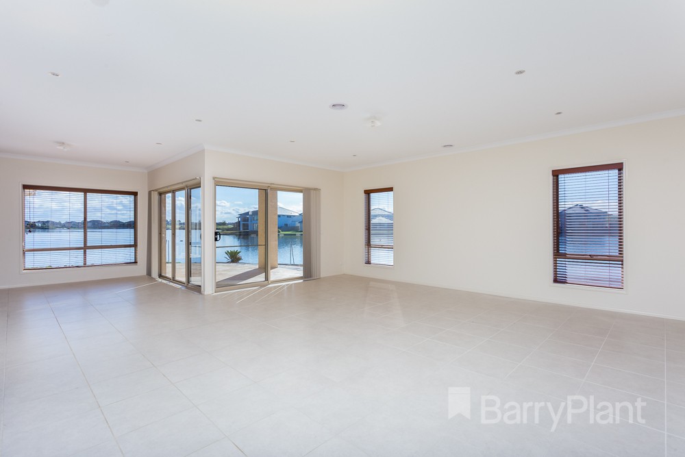 16 Rhode Island Close, Point Cook, VIC 3030, Point Cook - Thumbnail 3