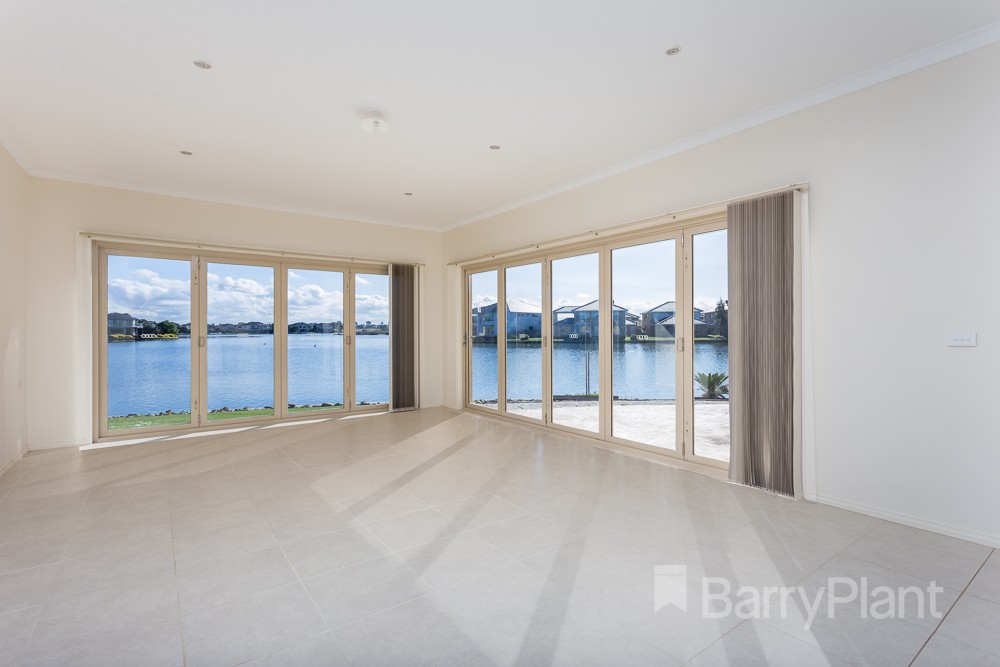 16 Rhode Island Close, Point Cook, VIC 3030, Point Cook - Thumbnail 4