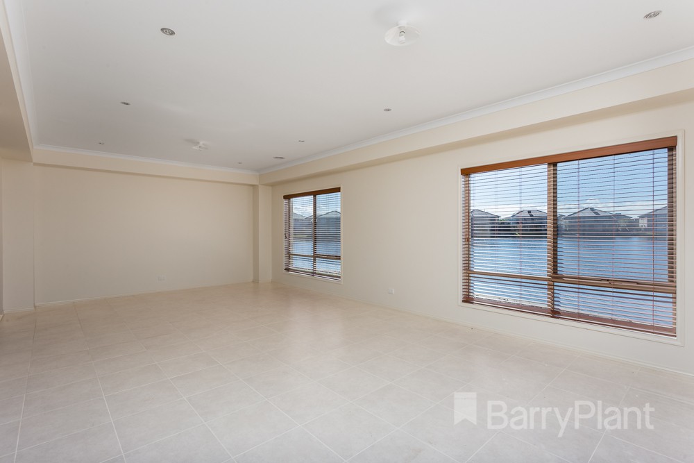 16 Rhode Island Close, Point Cook, VIC 3030, Point Cook - Thumbnail 5