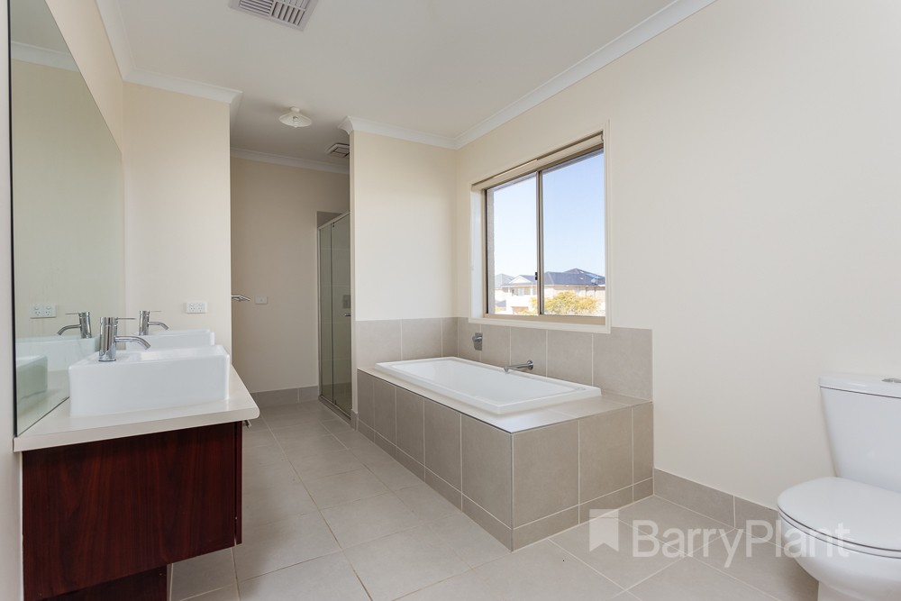 16 Rhode Island Close, Point Cook, VIC 3030, Point Cook - Thumbnail 8