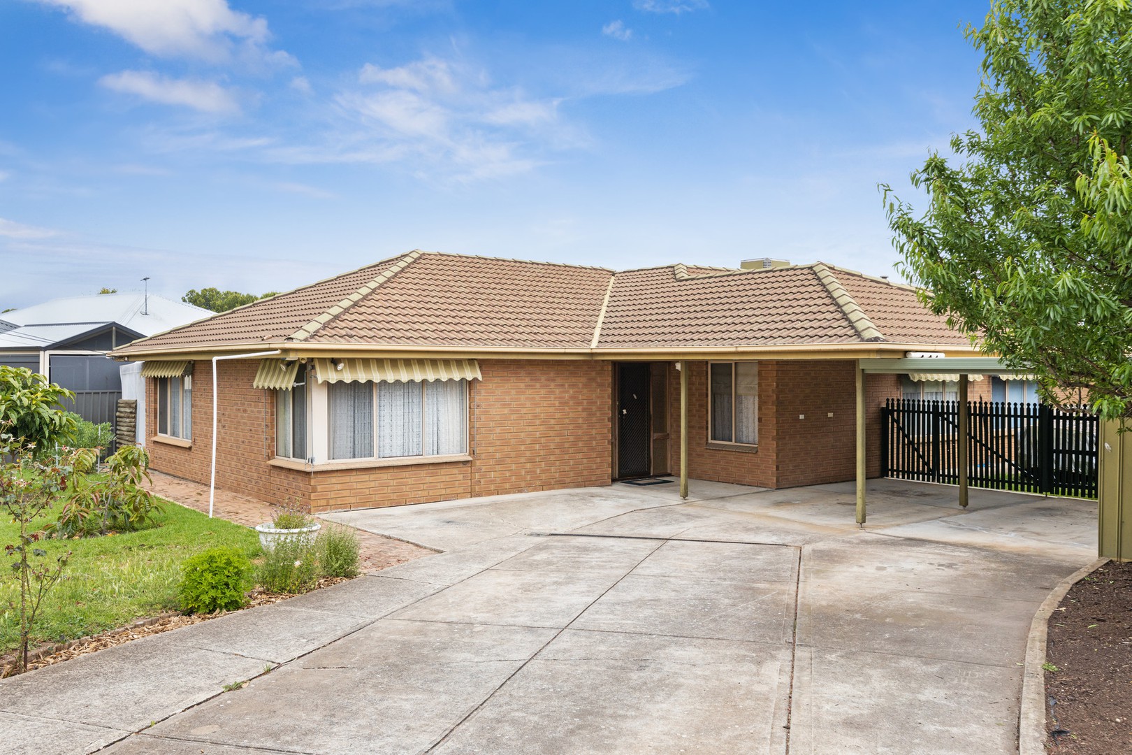 16 Riddell Road, Holden Hill, SA 5088 - Thumbnail 2 - 18/11/2021