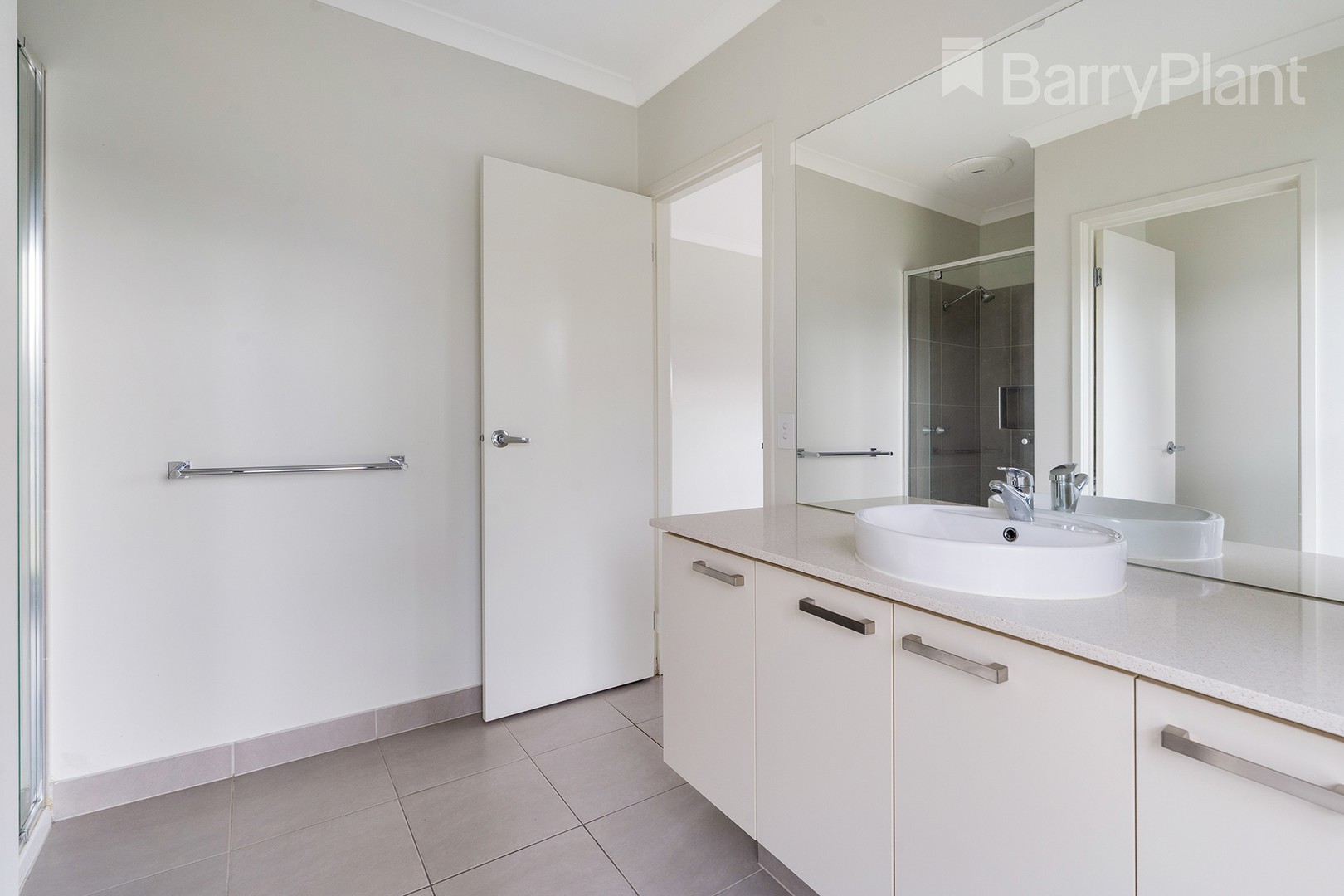 16 Riegelhuth Street, Craigieburn, VIC 3064, Craigieburn - Thumbnail 5